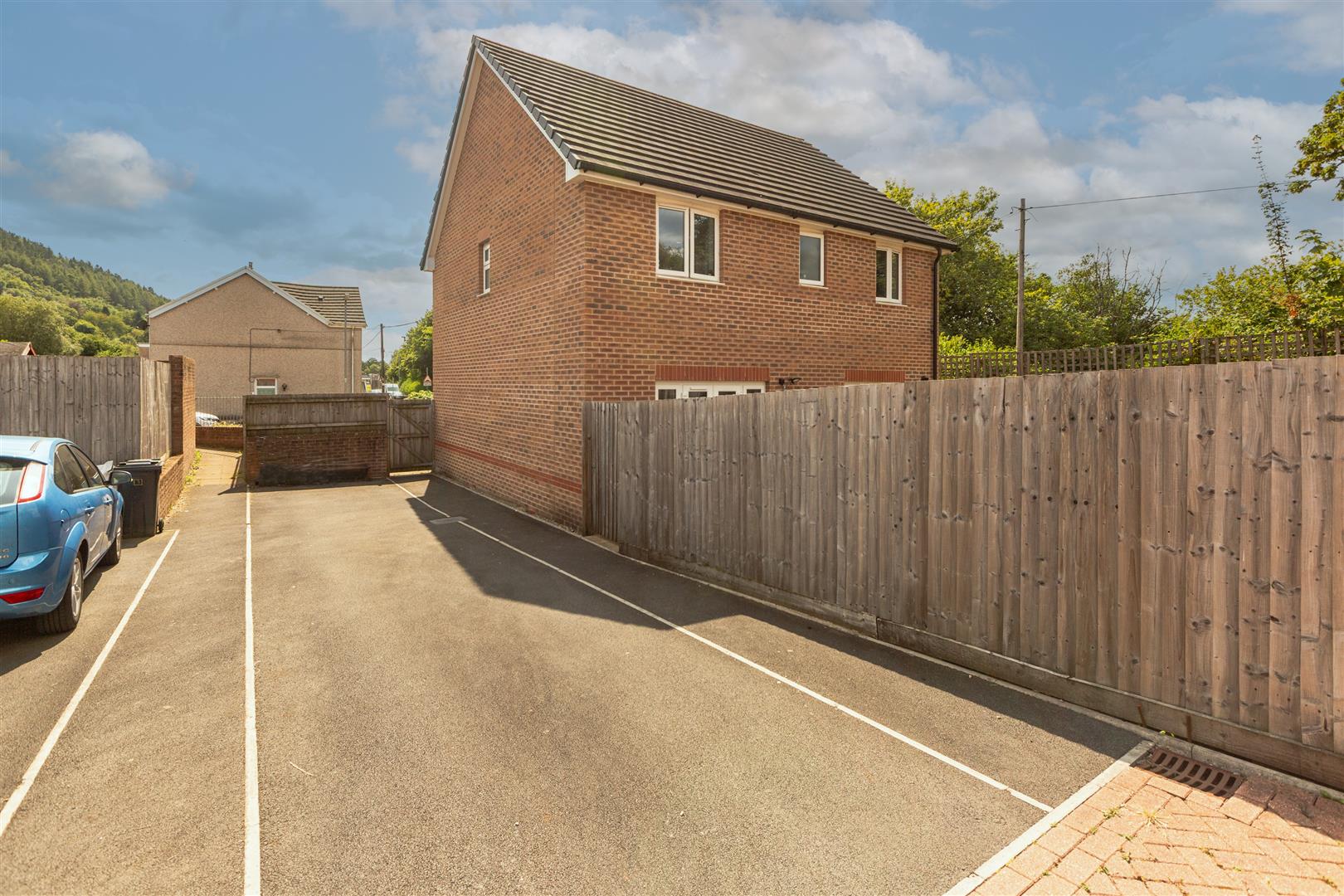 Clos Gelli Wen, Pontardawe, Swansea, SA8 3DF